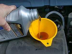 Сколько литров масла заливать в ваз – АвтоТоп ВАЗ-2105 Да Данный